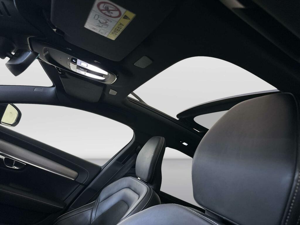 Volvo V90 Plus Black #11