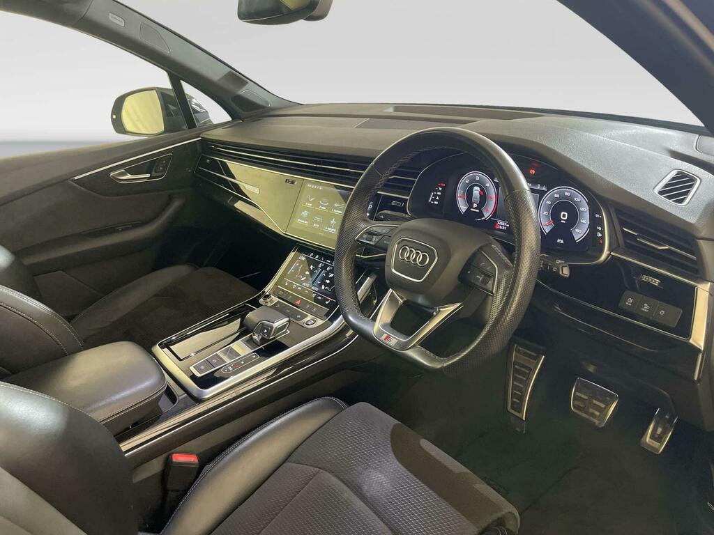 Audi Q7  Black #14