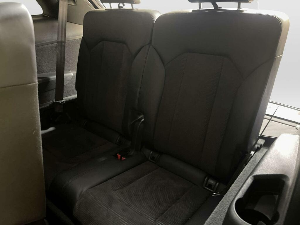 Audi Q7  Black #13