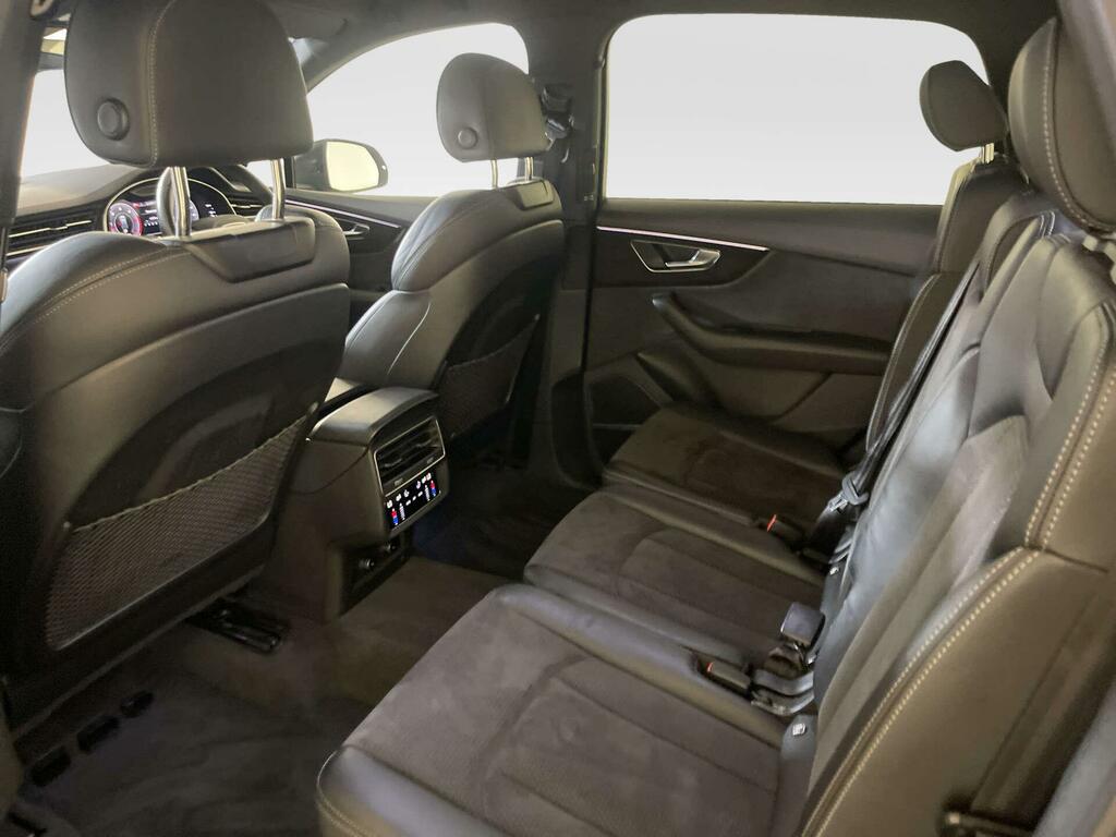 Audi Q7  Black #12