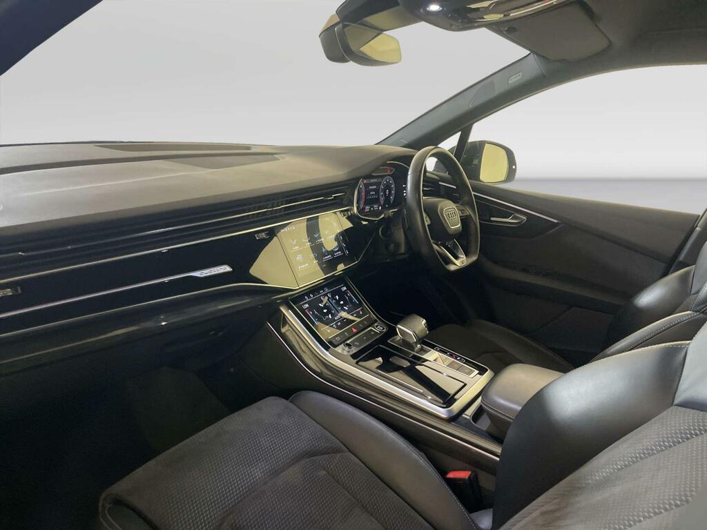 Audi Q7  Black #10