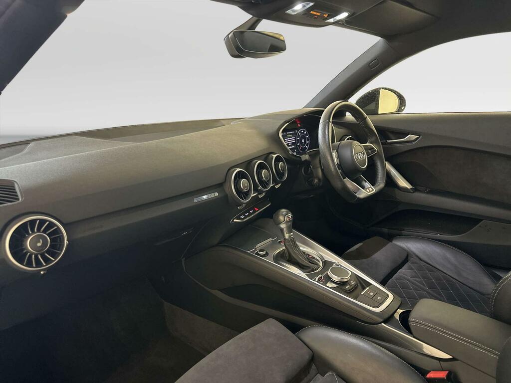 Audi TT 2.0 Tfsi 40 Red #10