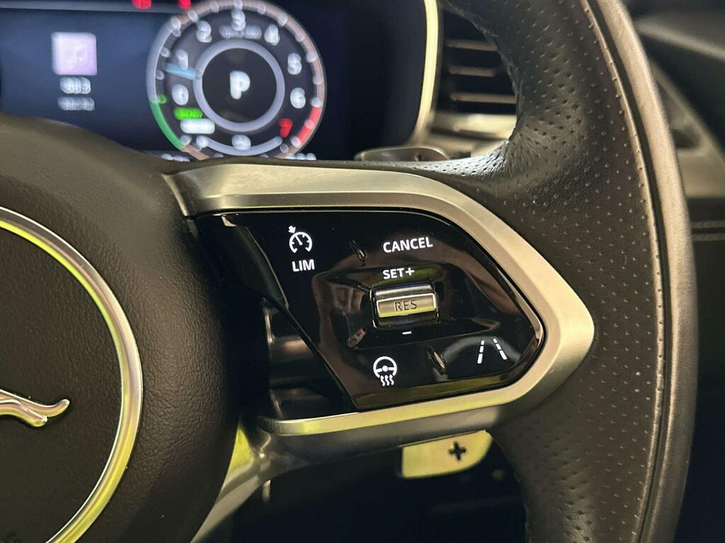 Jaguar F-Pace R-dynamic S Blue #17