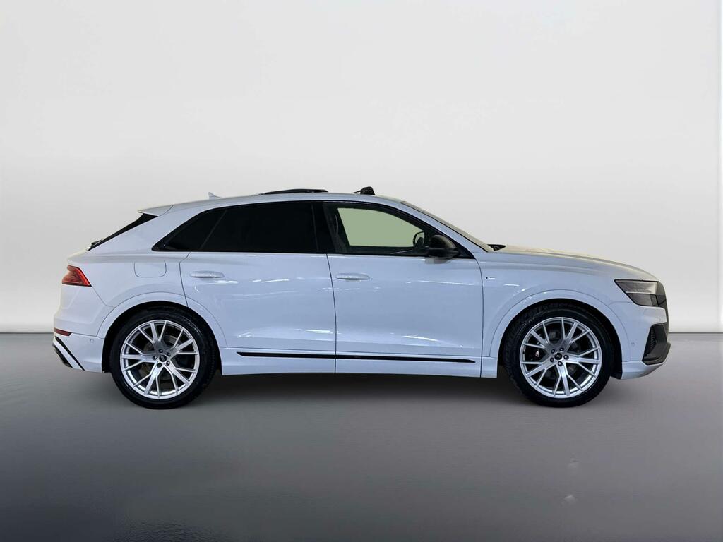 Audi Q8  Blue #9