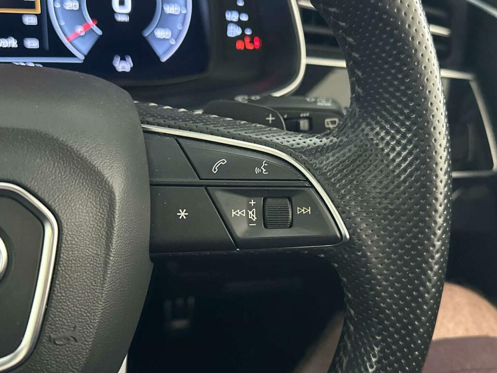 Audi Q8  Blue #19