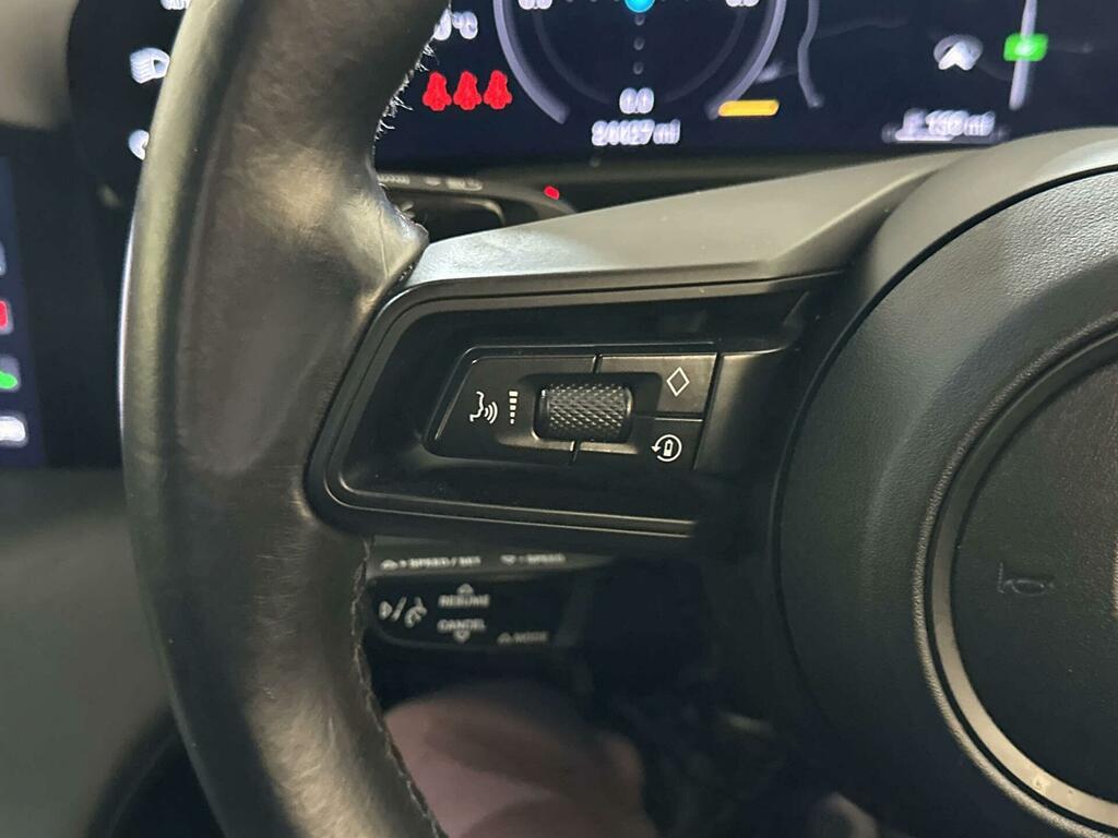 Porsche Taycan Base Automatic White #15
