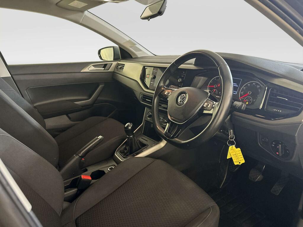 Volkswagen Polo Match White #13