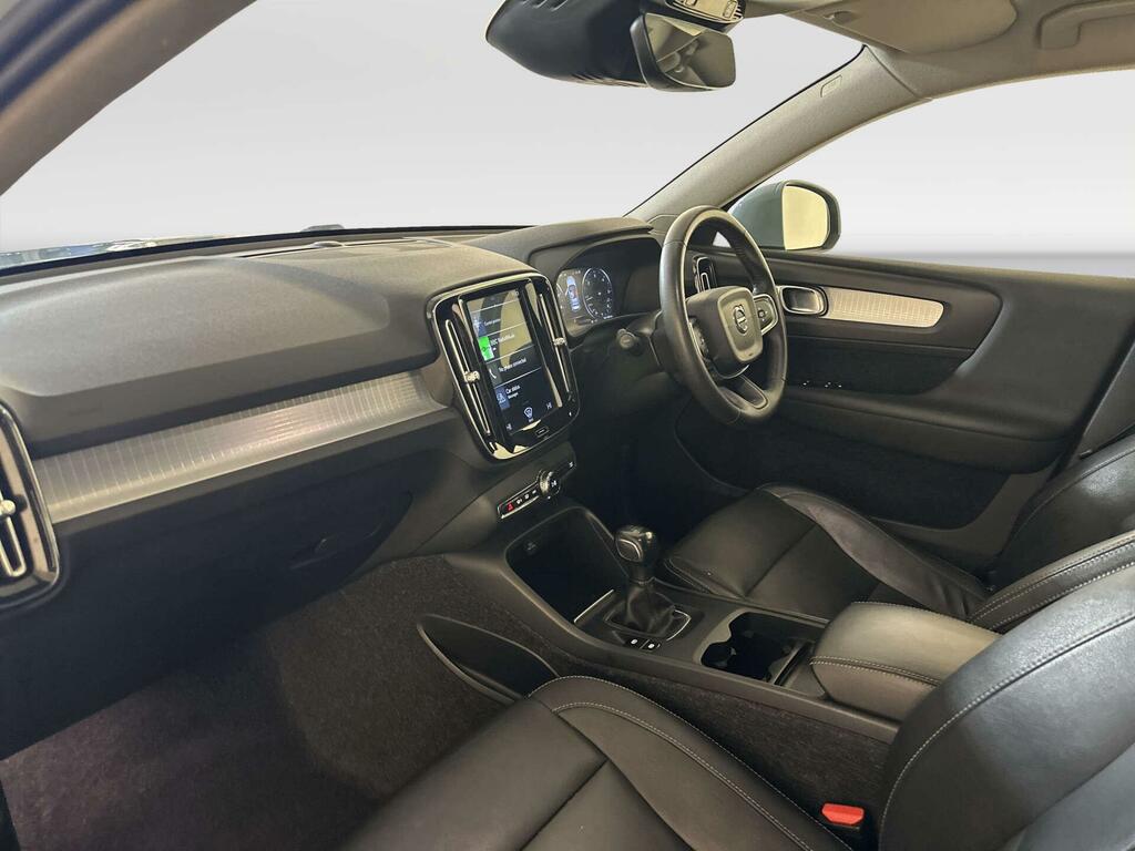 Volvo XC40 Suv Black #10
