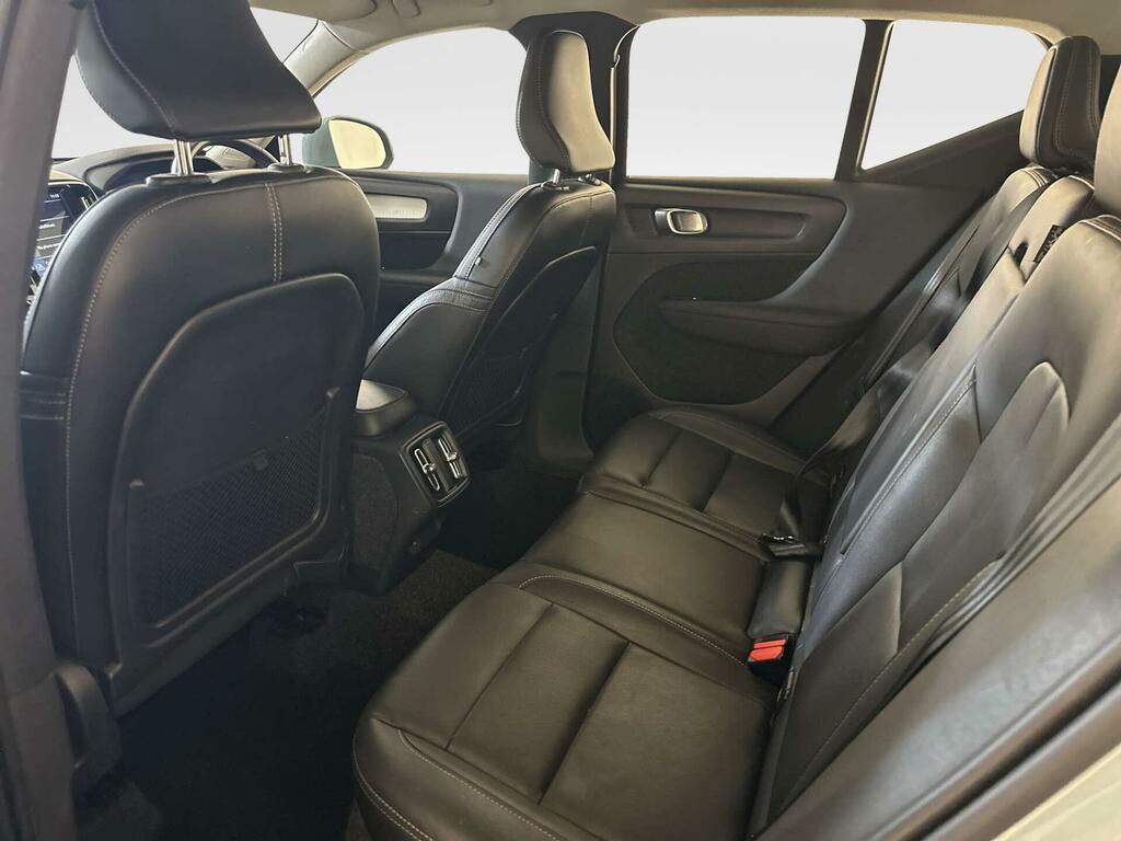 Volvo XC40 Suv Black #12