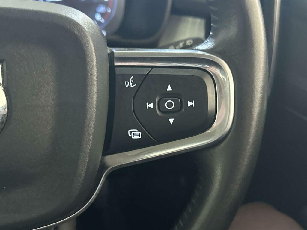 Volvo XC40 Suv Black #18