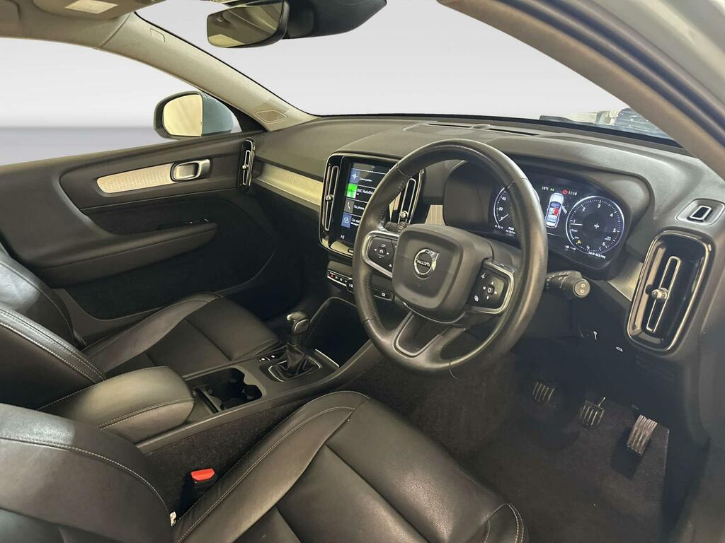 Volvo XC40 Suv Black #14