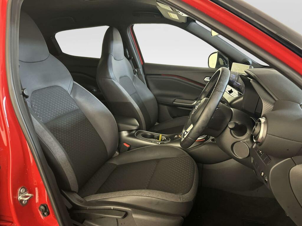 Nissan Juke Hatchback Black #11
