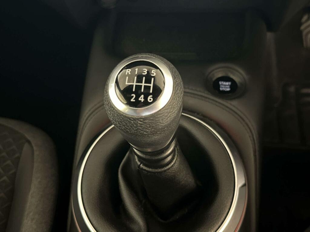 Nissan Juke Hatchback Black #24