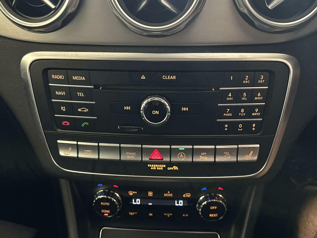 Mercedes-Benz GLA Class Gla 220D 4Matic Black #25