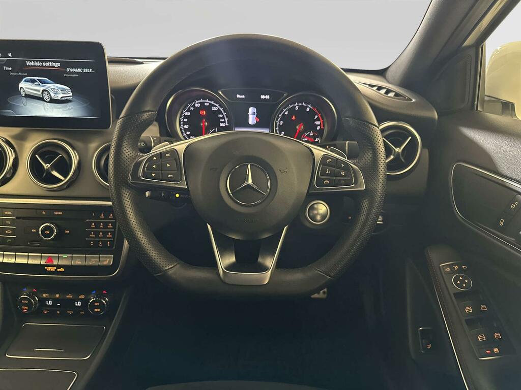 Mercedes-Benz GLA Class Gla 220D 4Matic Black #15