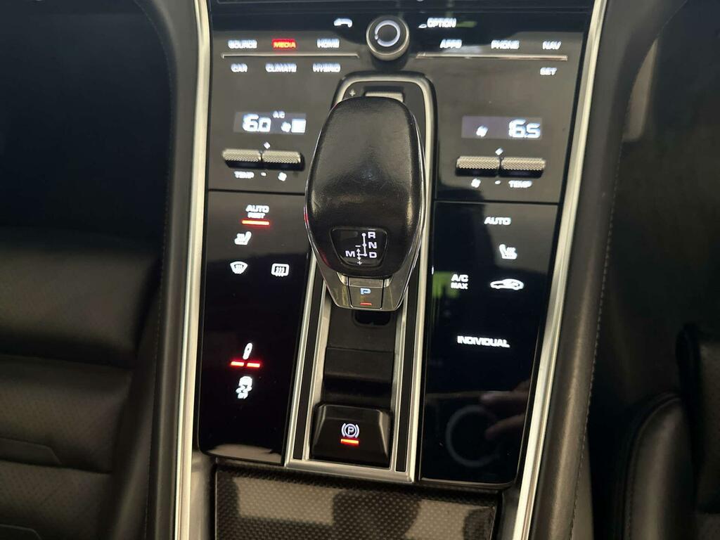 Porsche Panamera 2017 2.9 4 E-hybrid 456 Bhp White #24