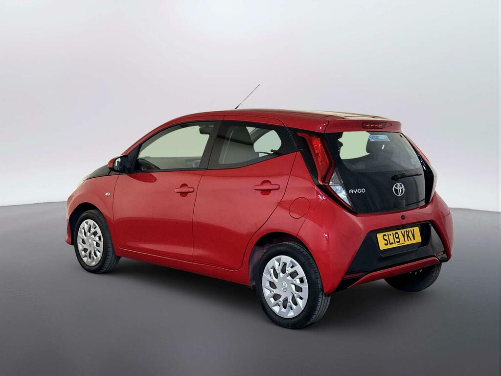 Toyota Aygo 1.0 Vvt-i X-play Hatchback Euro Red #6