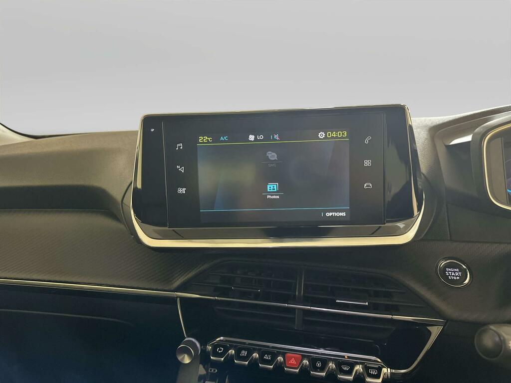 Peugeot e-2008 Allure Premium Black #19