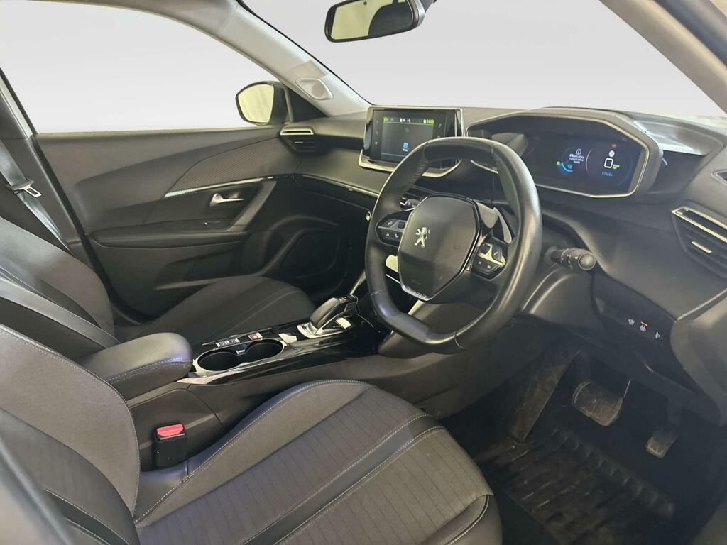 Peugeot e-2008 Allure Premium Black #13