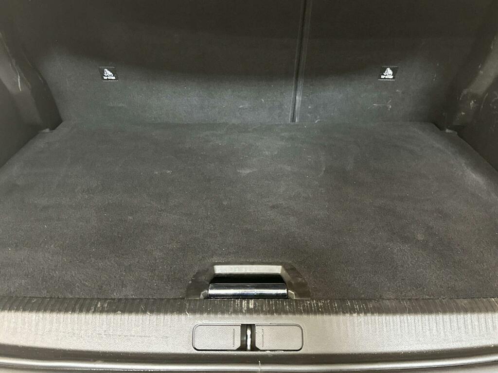 Peugeot e-2008 Allure Premium Black #12