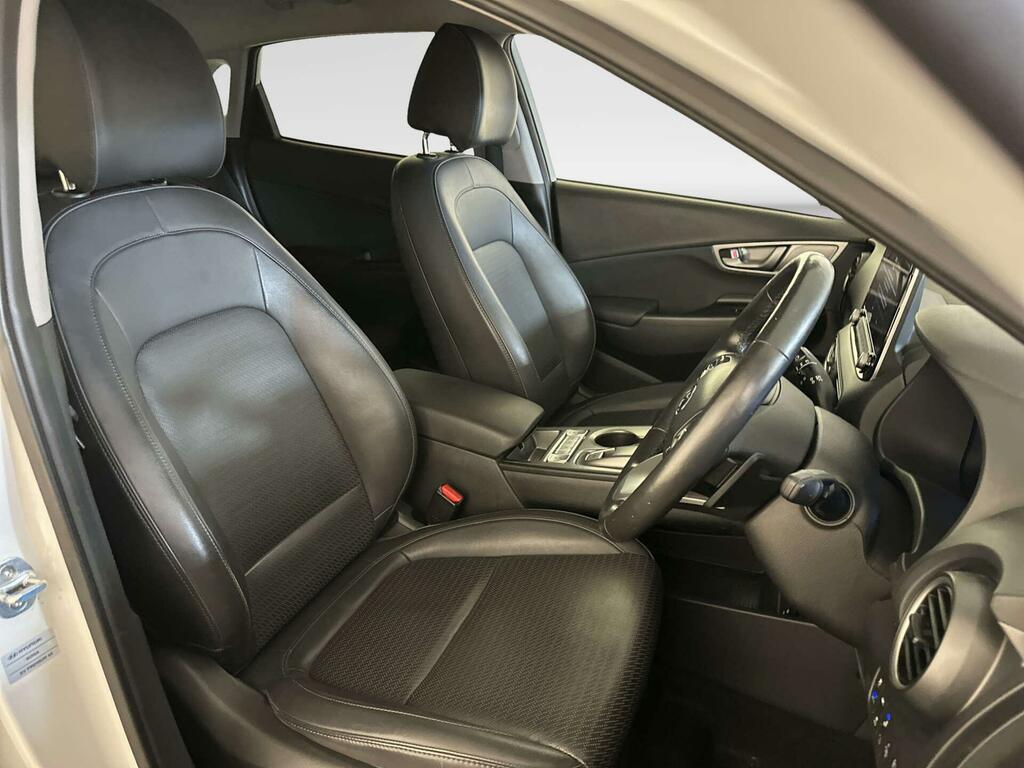 Hyundai Kona Hatchback Black #11