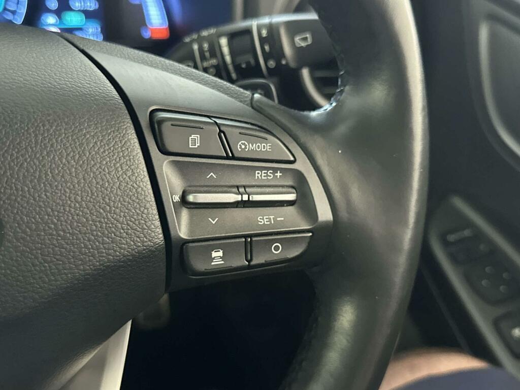 Hyundai Kona Hatchback Black #17