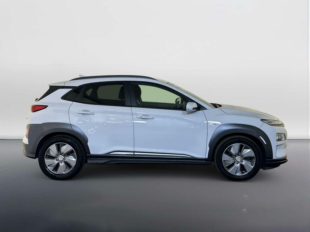 Hyundai Kona Hatchback Black #9
