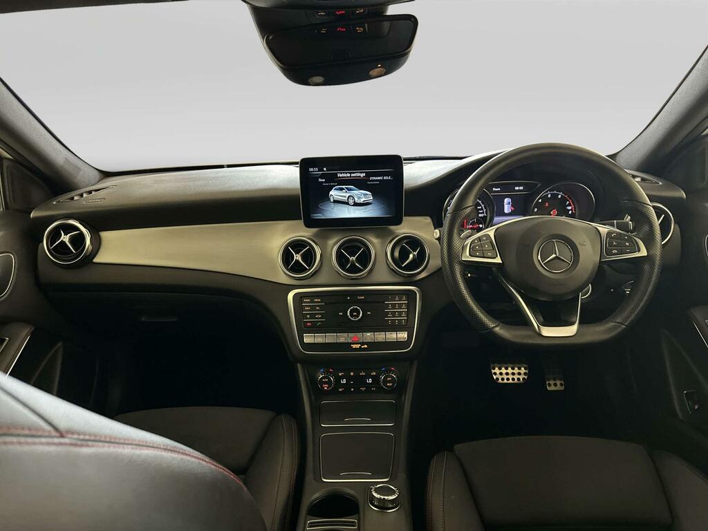 Mercedes-Benz GLA Class 2.0 Gla250 Amg Line Premium Suv 7G-dc White #2