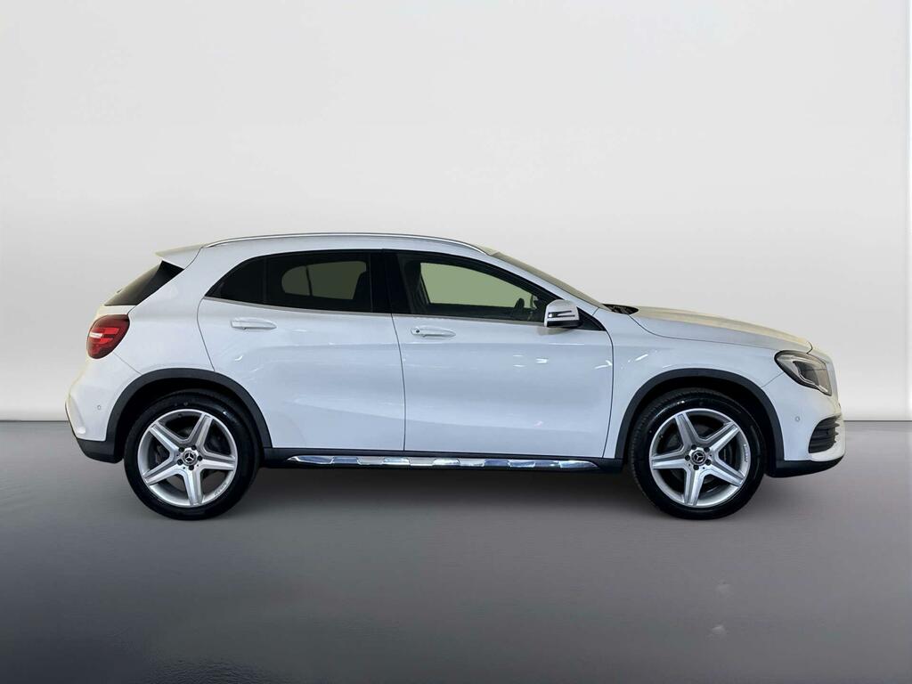 Mercedes-Benz GLA Class #9