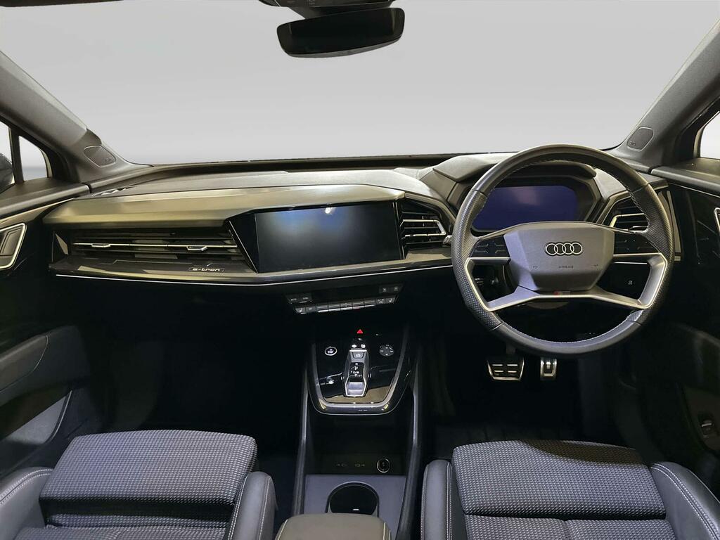 Audi Q4 E Tron 35 S Line Suv 55Kwh 170 Ps Black #2