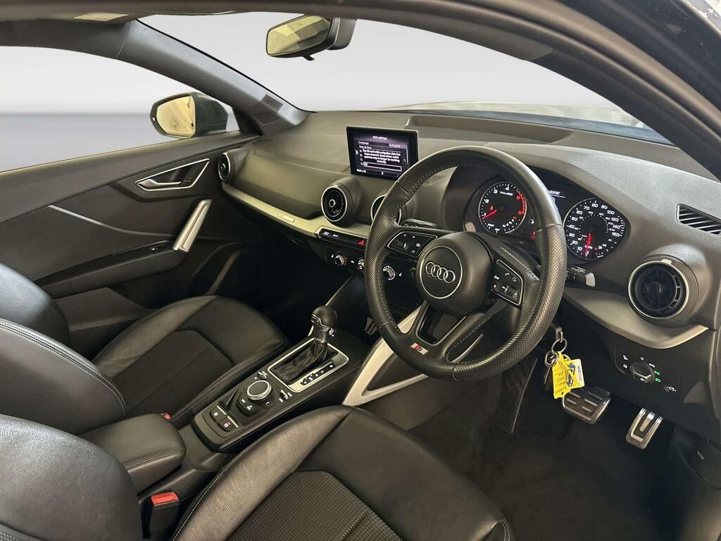 Audi Q2 30 Tfsi Sport Black #13