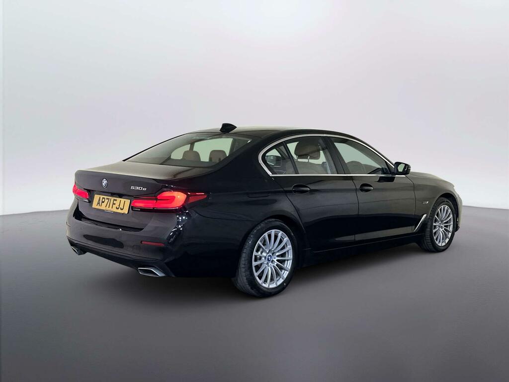 BMW 5 Series 530E Se White #8