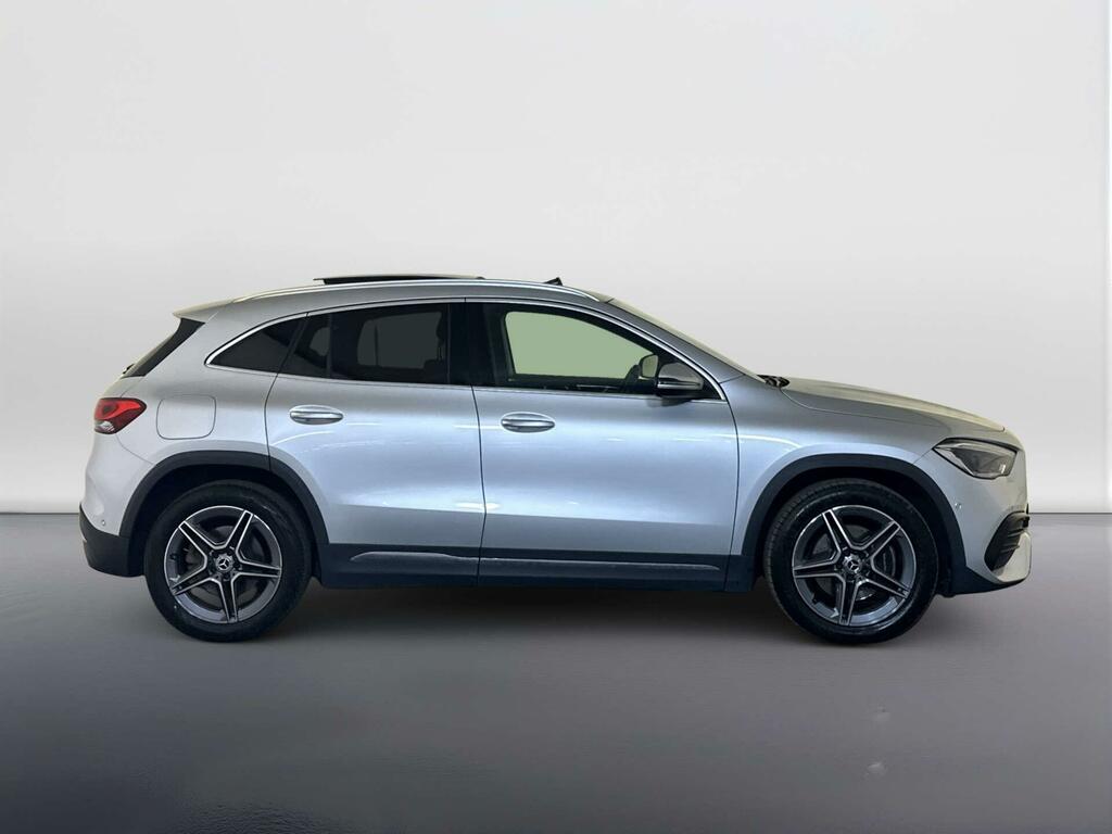 Mercedes-Benz GLA Class Amg Line Blue #9
