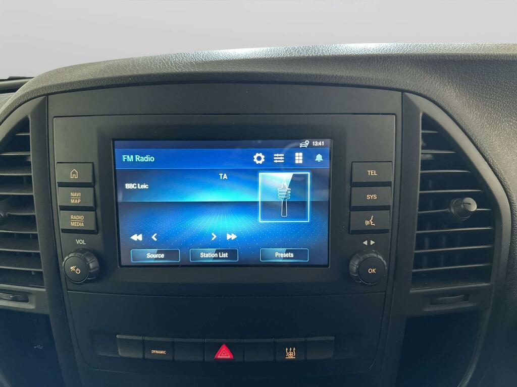 Mercedes-Benz eVito Evito 66 Premium Silver #19