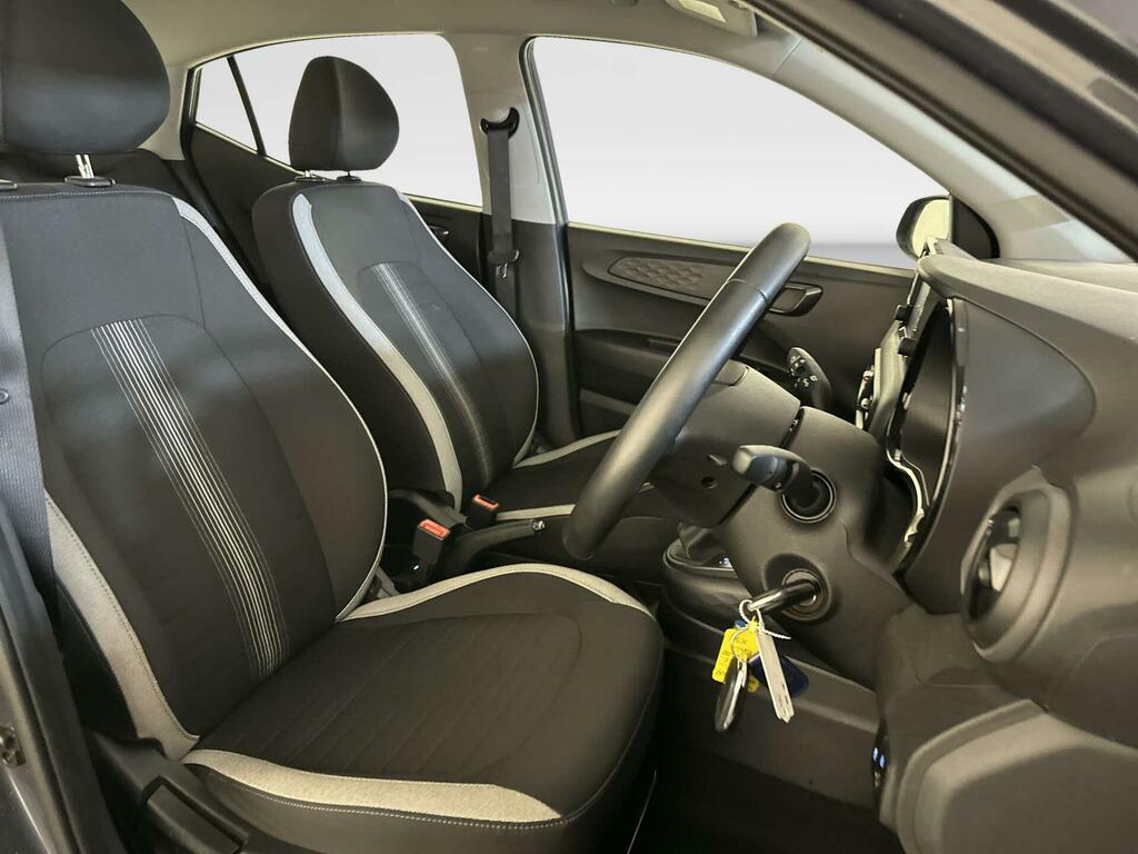 Hyundai I10 Advance White #12