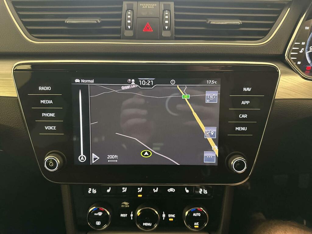 Skoda Superb 2.0 Tdi Cr Se Technology Dsg White #19