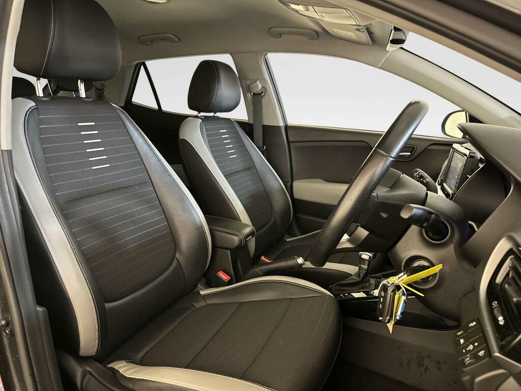 Kia Stonic 1.0T Gdi 3 White #11