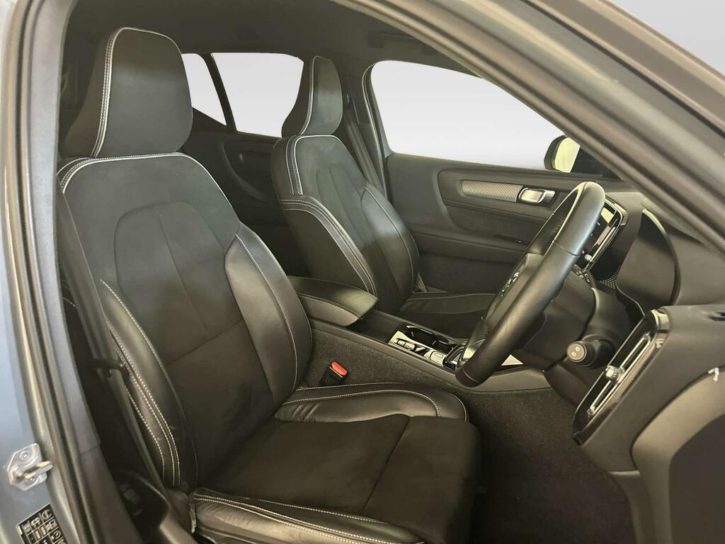 Volvo XC40 Inscription Pro Black #11