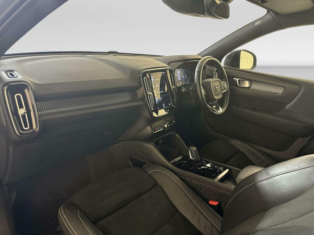 Volvo XC40 Inscription Pro Black #10