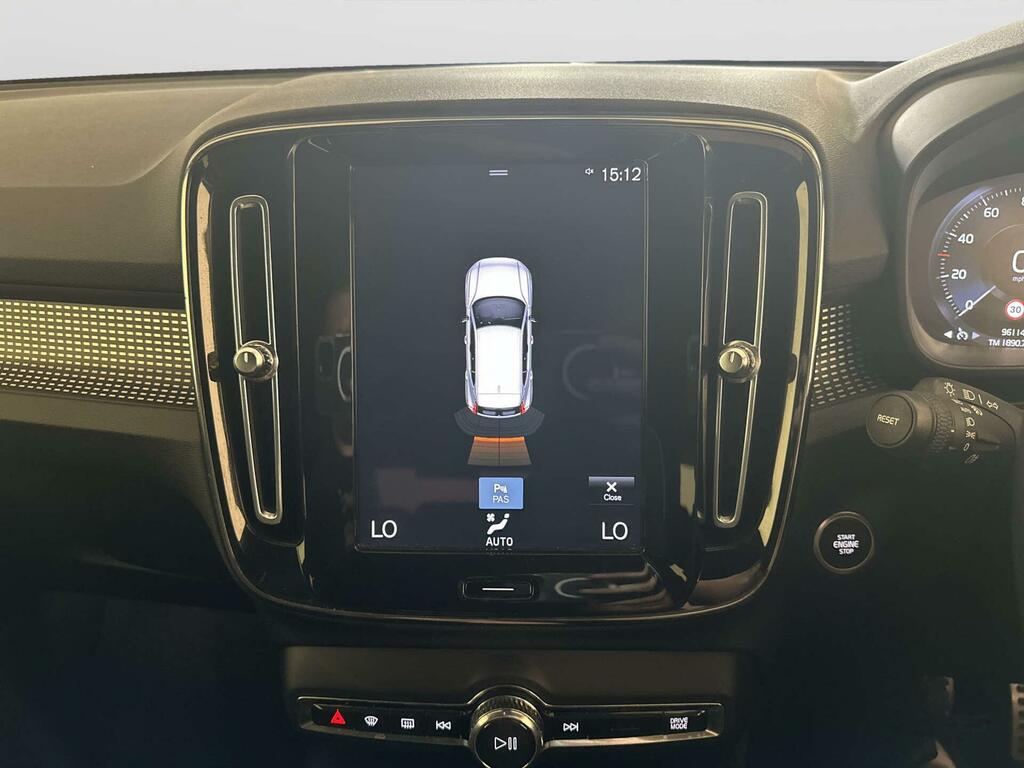 Volvo XC40 Inscription Pro Black #19