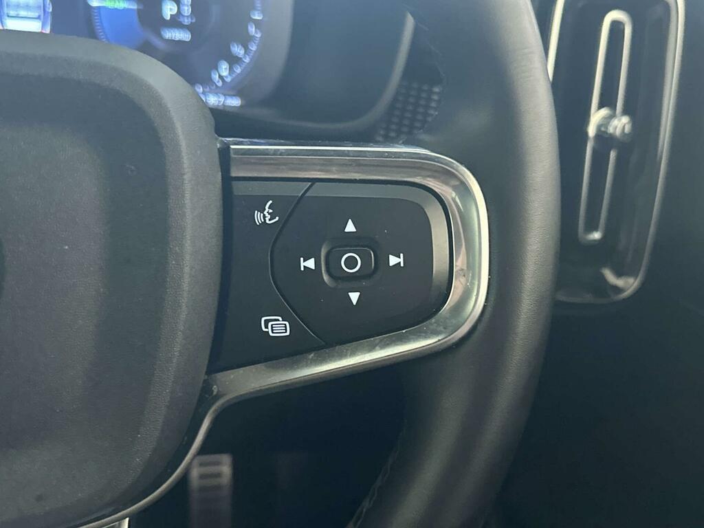 Volvo XC40 Inscription Pro Black #18