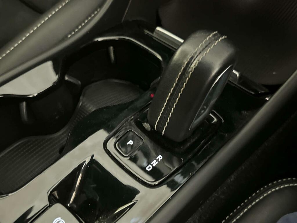 Volvo XC40 Inscription Pro Black #24