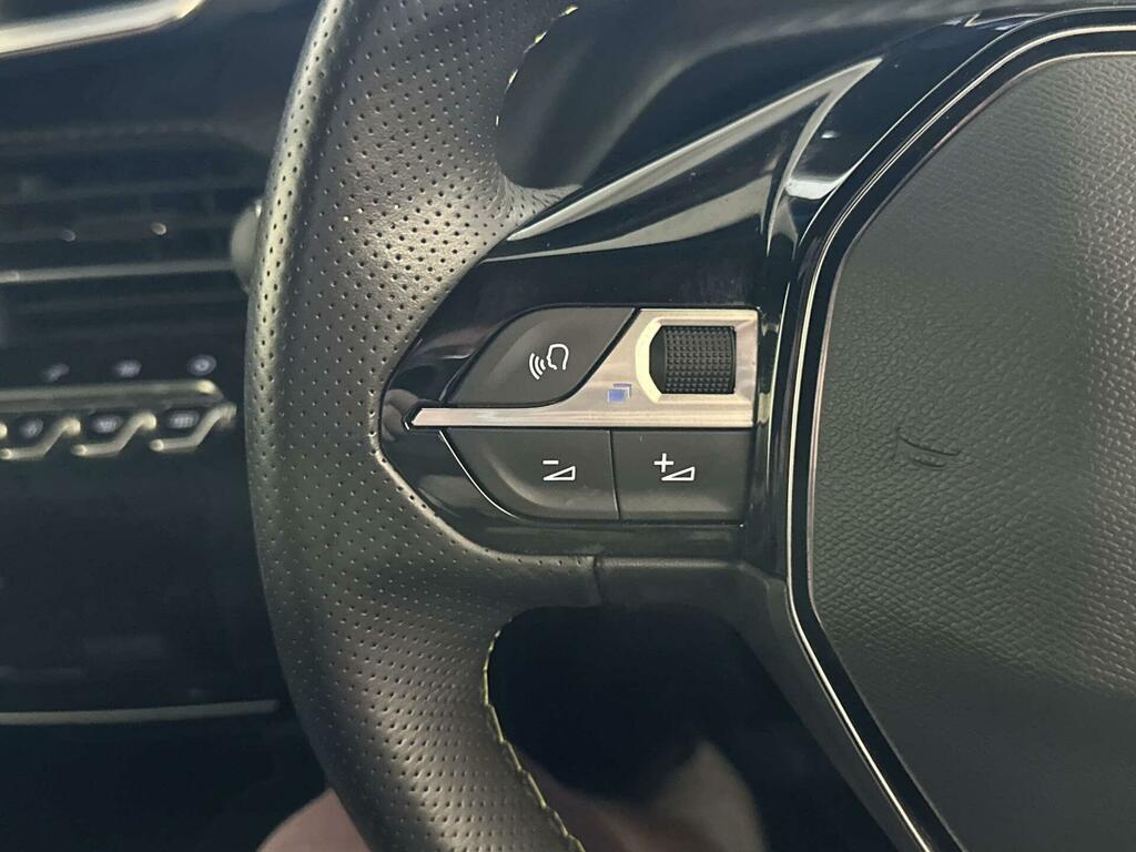 Peugeot e-2008 100Kw E-2008 Gt 50Kwh Red #16