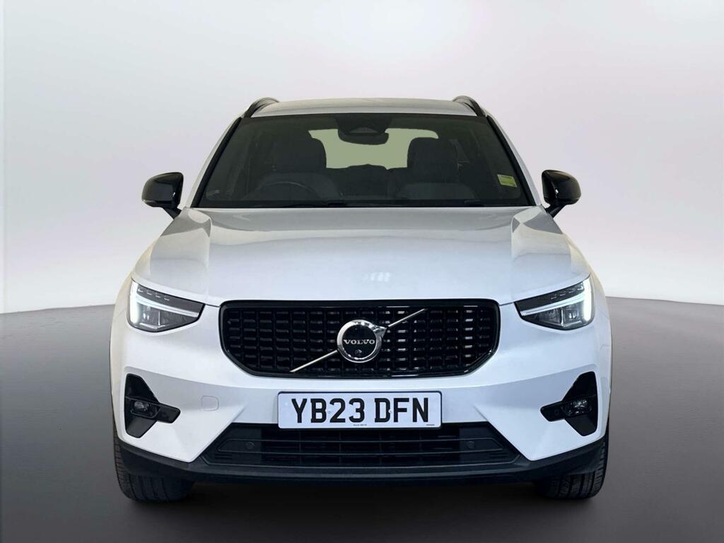 Volvo XC40 2.0 B3 Mhev Plus Dark Suv Hybrid Dct Au White #3