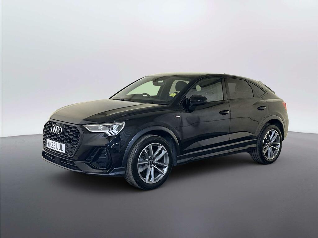 Audi Q3 1.5 Tfsi Cod 35 Black Edition Sportback Black #4