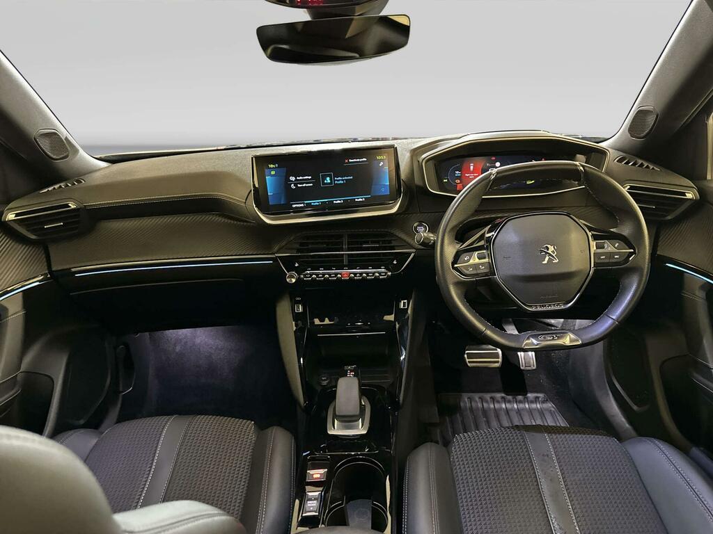 Peugeot e-2008 50Kwh Gt Suv 136 Ps Black #2