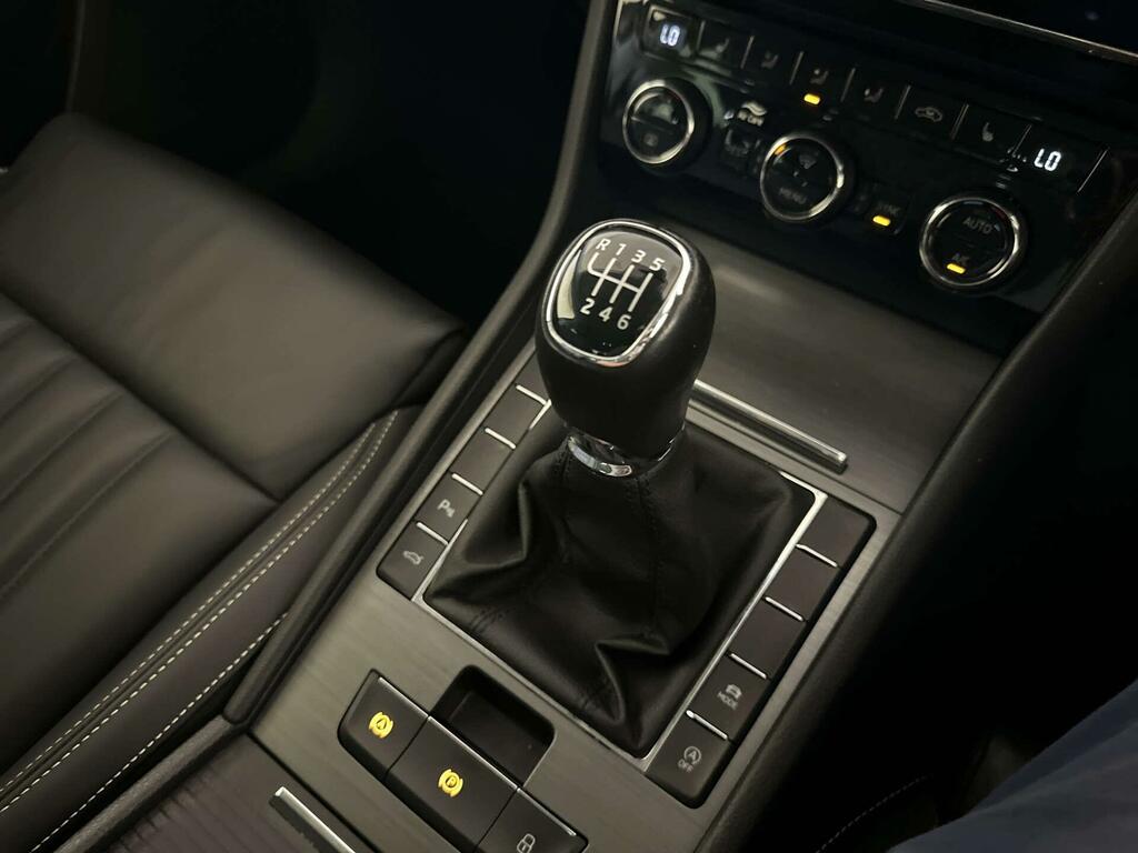 Skoda Superb Tdi Se Technology Estate Grey #23