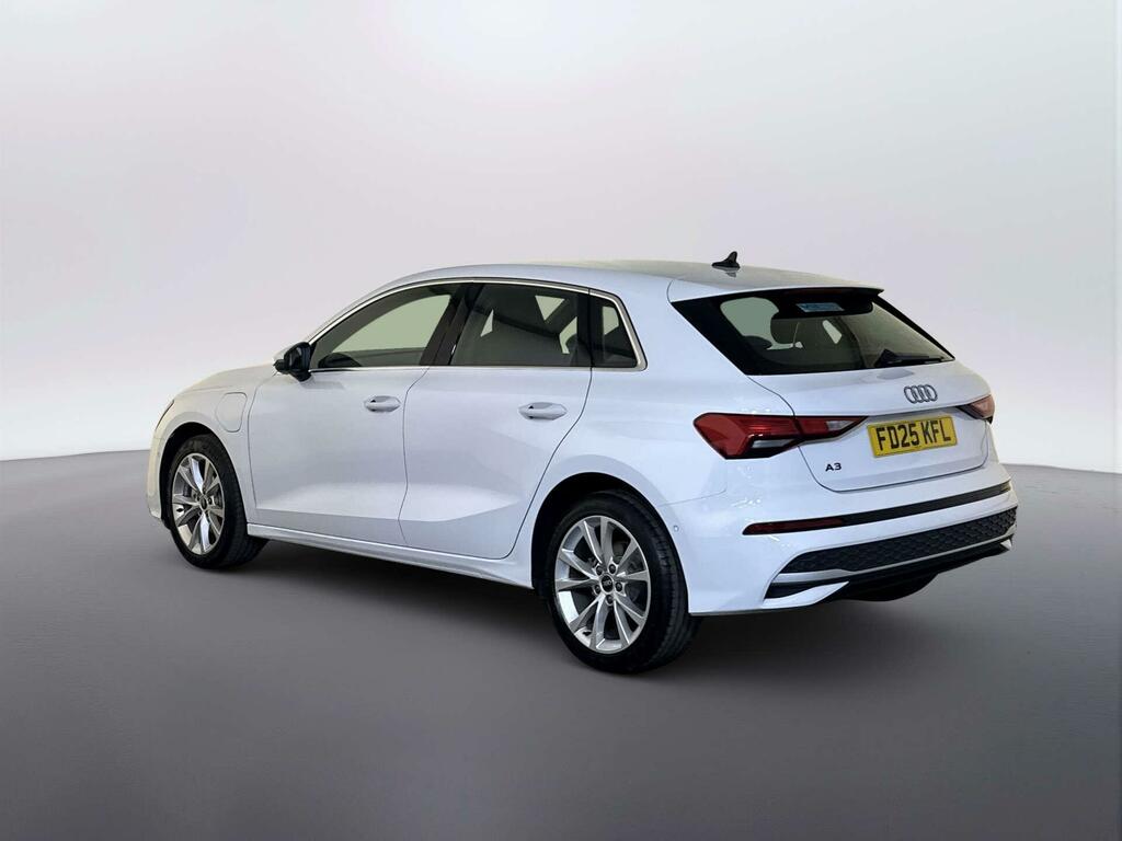 Audi A3 1.5 Tfsie 40 Sport Sportback Plug-in Hy White #6