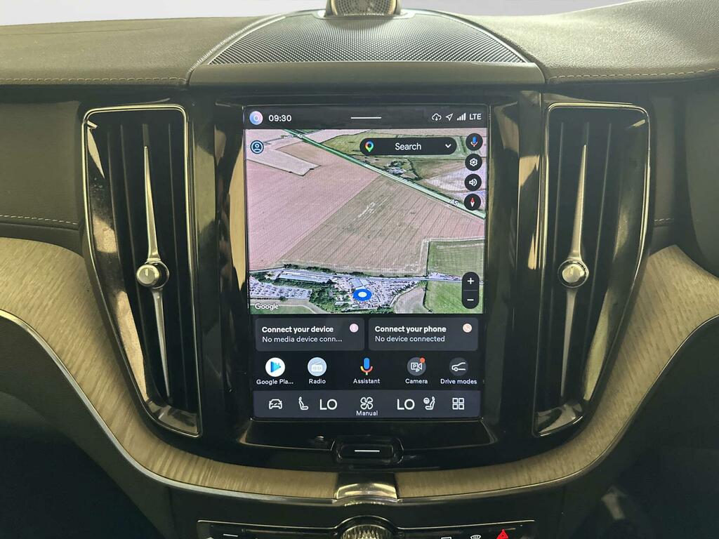 Volvo XC60 Momentum Blue #19