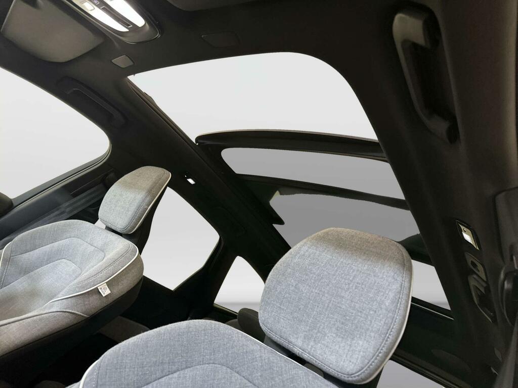 Volvo XC60 Momentum Blue #12